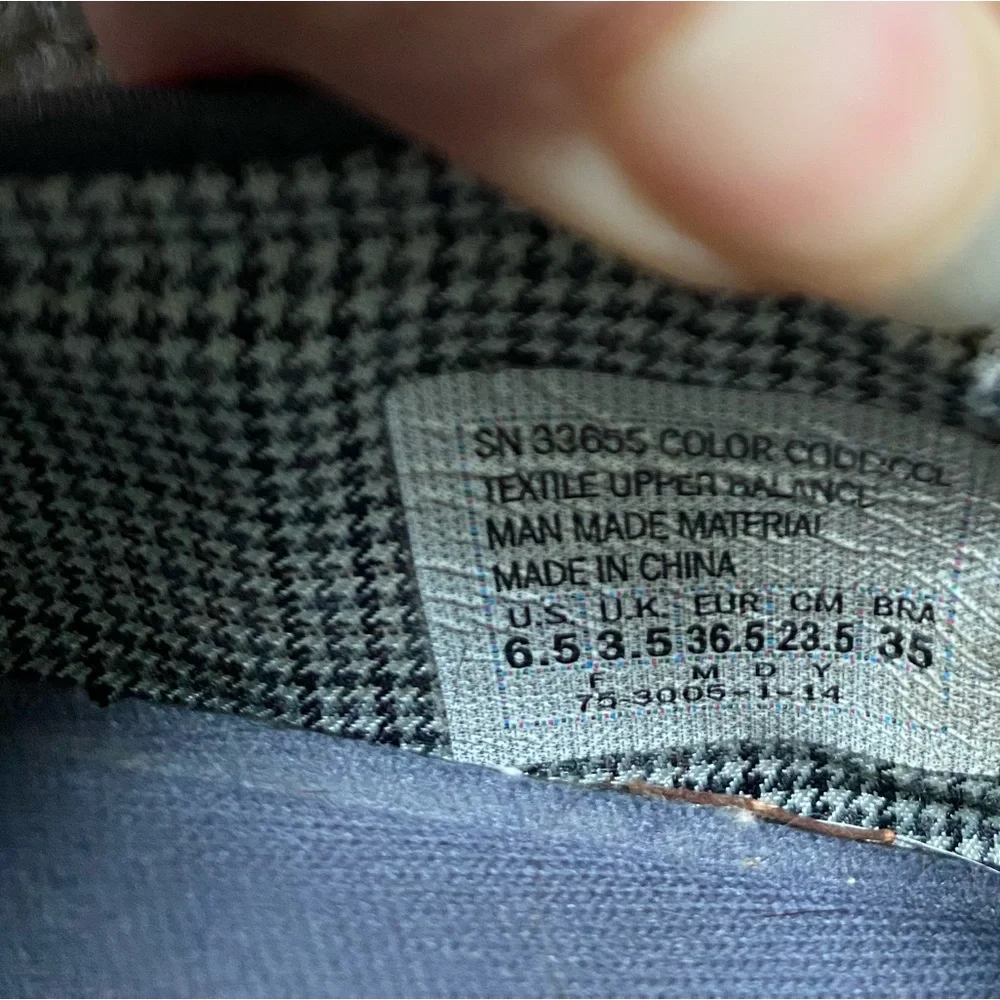 Bobs size 6.5 gray/silver shoes - Picture 4 of 7